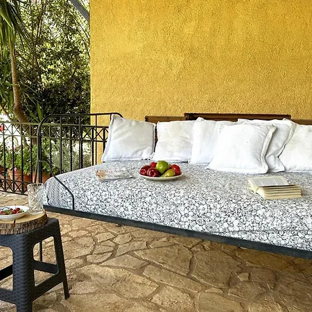 Pet Friendly In Arkadia Ástros