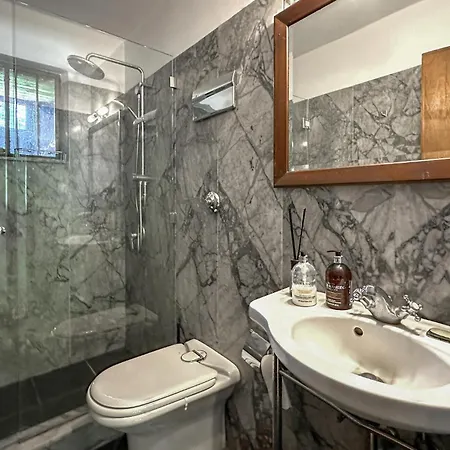 5 Bedroom Awesome In Arkadia Ásztrosz