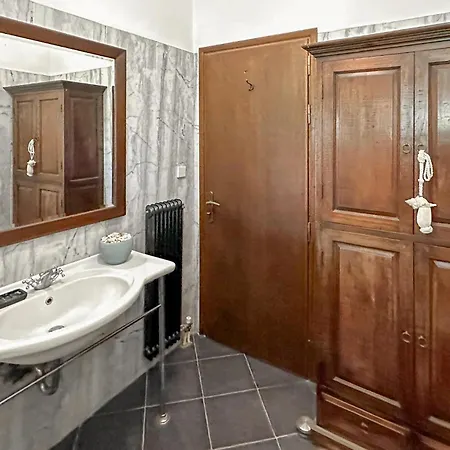 5 Bedroom Awesome In Arkadia * Ásztrosz