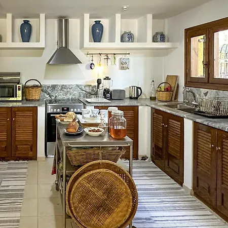 5 Bedroom Awesome In Arkadia Ásztrosz