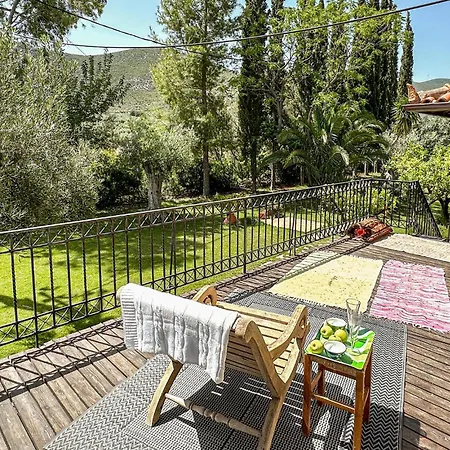 5 Bedroom Awesome In Arkadia Ásztrosz